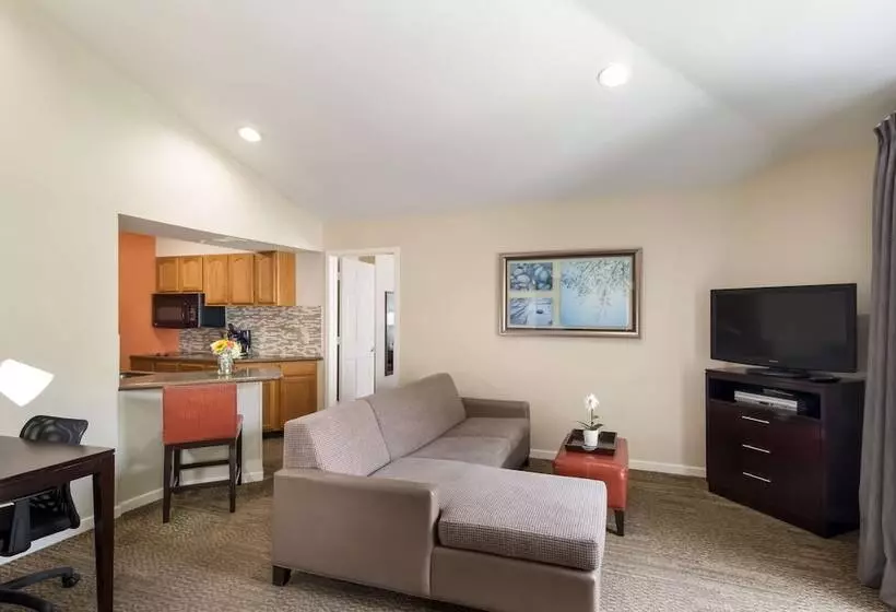 سوئیت برای معلولان, Sonesta Es Suites Torrance Redondo Beach