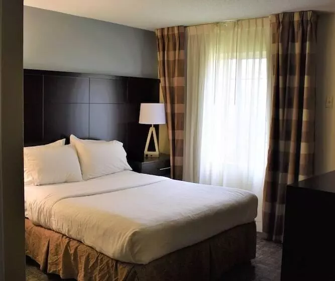 身障者適用スイートルーム, Staybridge Suites Cranbury   South Brunswick, An Ihg