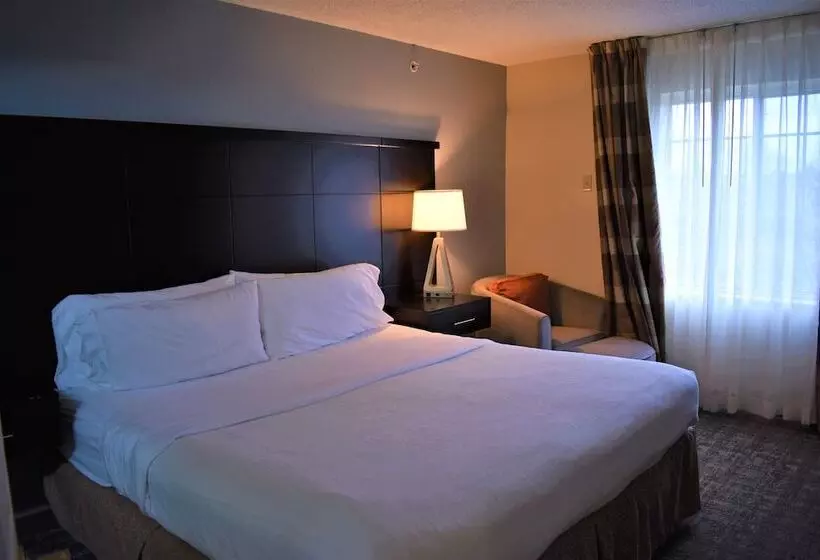 身障者適用スイートルーム, Staybridge Suites Cranbury   South Brunswick, An Ihg