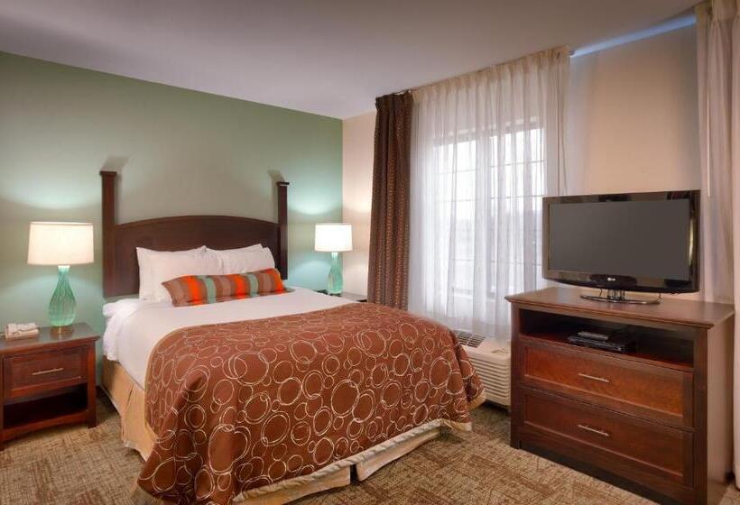 غرفة قياسية سرير كينج لذوى الإحتياجات الخاصة, Staybridge Suites Peoria Downtown, An Ihg