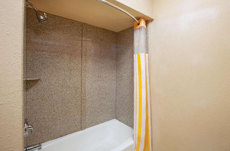 جناح, Staybridge Suites Peoria Downtown, An Ihg