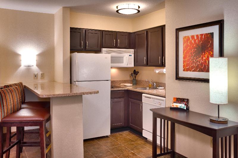 جناح سرير كينج, Staybridge Suites Peoria Downtown, An Ihg