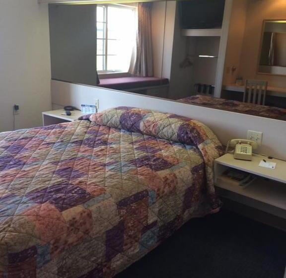 身障者適用スタンダードルーム, Microtel Inn By Wyndham Champaign