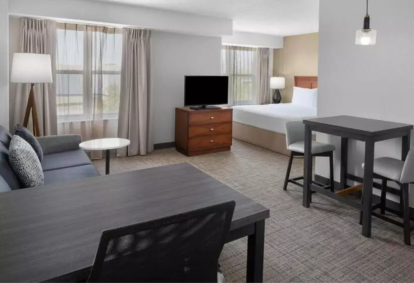 キングサイドベッドのスタンダードワンルーム, Residence Inn Long Island Holtsville