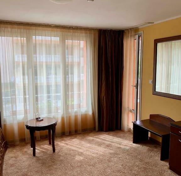 バルコニー付きシングルスタンダードルーム, Elena