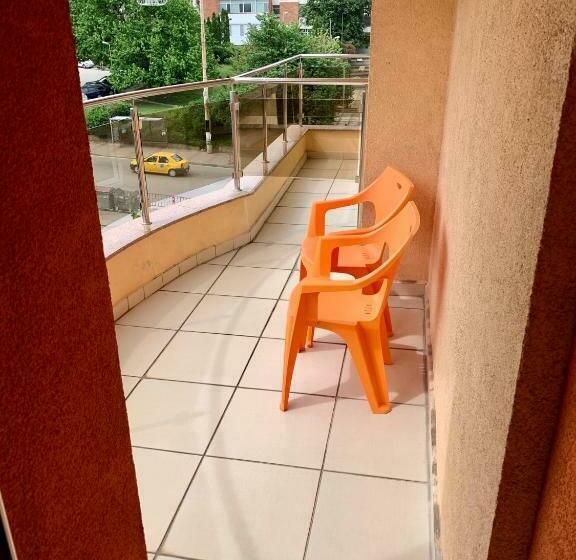 バルコニー付きシングルスタンダードルーム, Elena