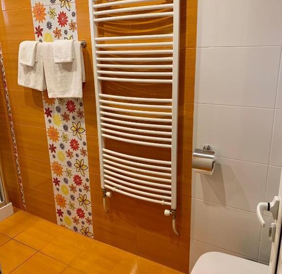 バルコニー付きシングルスタンダードルーム, Elena