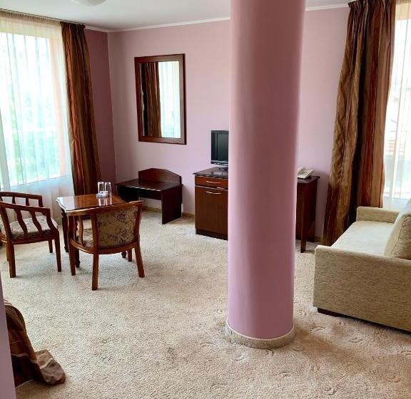 バルコニー付きジュニアスイート, Elena