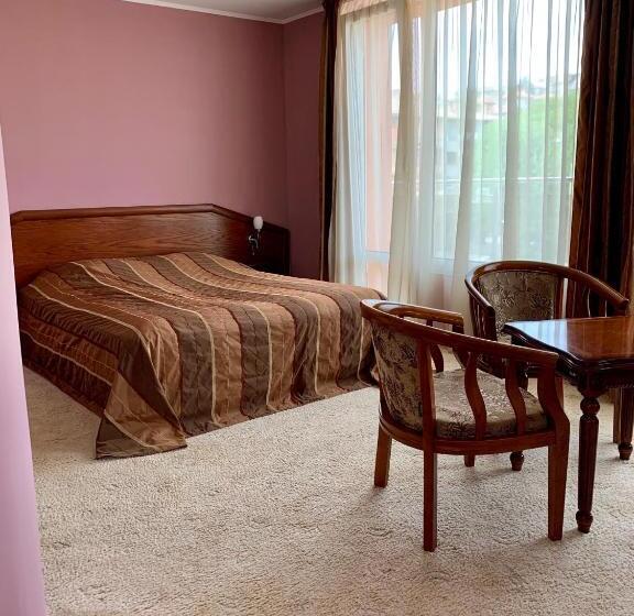 バルコニー付きジュニアスイート, Elena