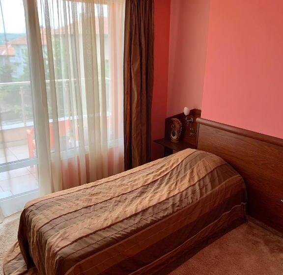 バルコニー付きスタンダードルーム, Elena