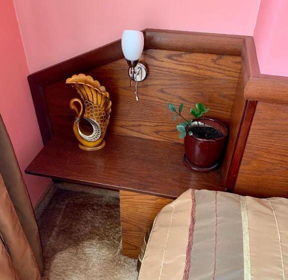 バルコニー付きスタンダードルーム, Elena