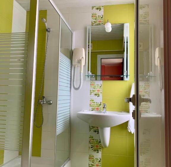 バルコニー付きスタンダードルーム, Elena