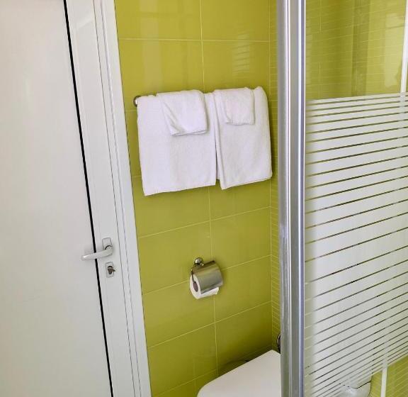 バルコニー付きスタンダードルーム, Elena