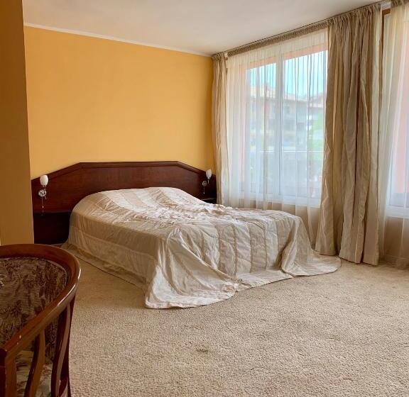 スタンダードスタジオ, Elena