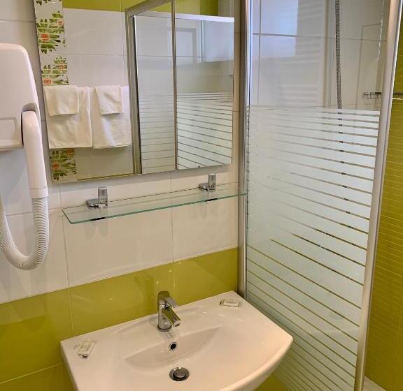 バルコニー付きスタンダードルーム, Elena