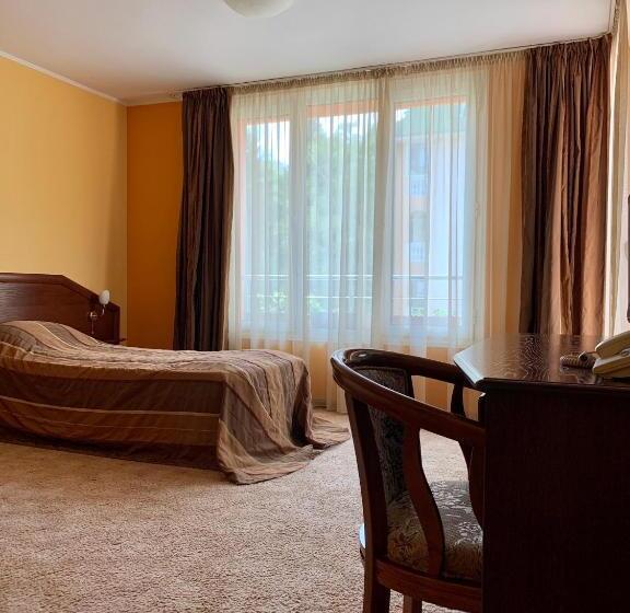 バルコニー付きスタンダードルーム, Elena