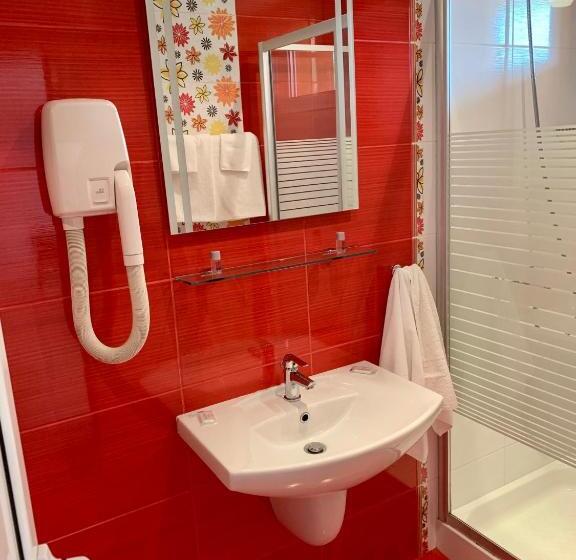 スタンダードスタジオ, Elena