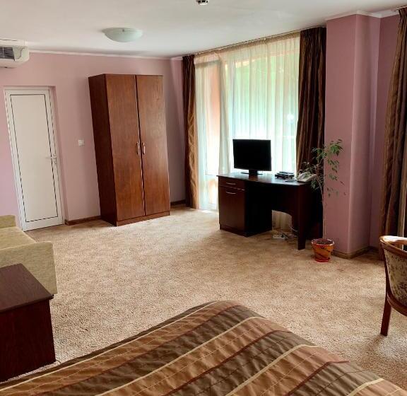 スタンダードスタジオ, Elena