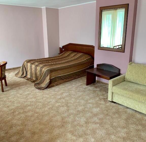 スタンダードスタジオ, Elena