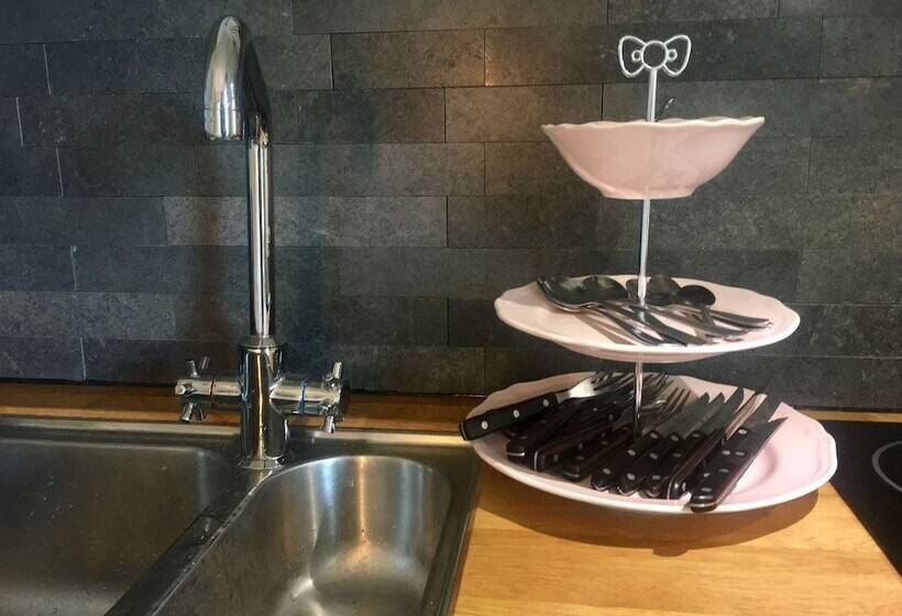 带1个卧室的舒适公寓, Pensionat Kanalvillan