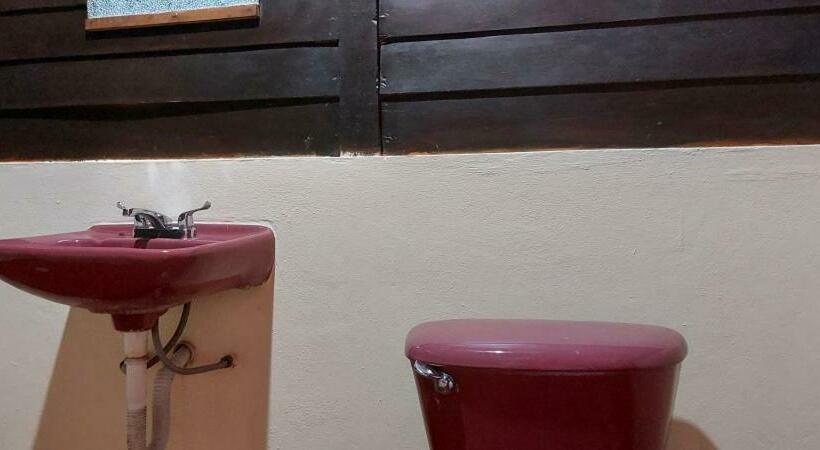 غرفة قياسية ثلاثية, Cabañas Yax Ha