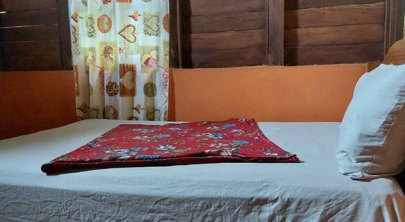 غرفة قياسية ثلاثية, Cabañas Yax Ha