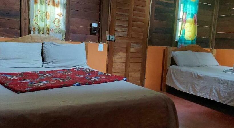 غرفة قياسية ثلاثية, Cabañas Yax Ha