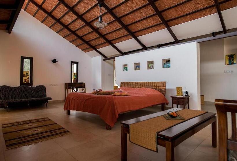 Полулюкс Вид на Горы, Dhole's Den Bandipur