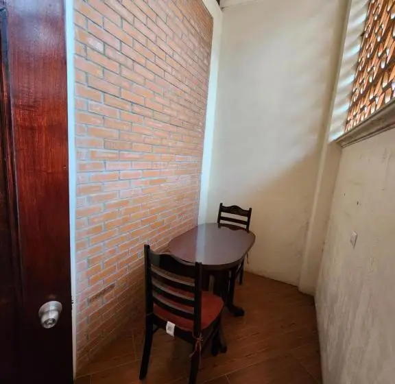 ガーデンビュースタンダード４ベッドルーム, Hostal Hacienda Apulco
