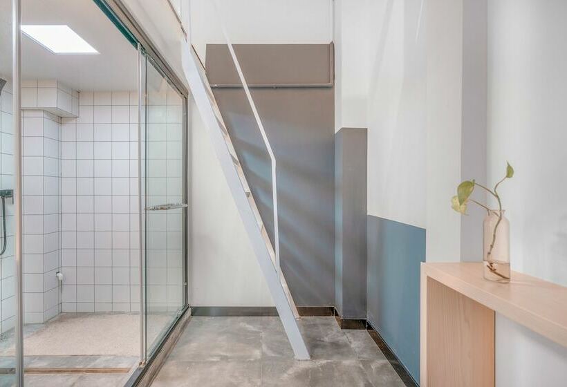 Номер Комфорт, Young Inn