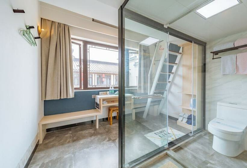 Номер Комфорт, Young Inn