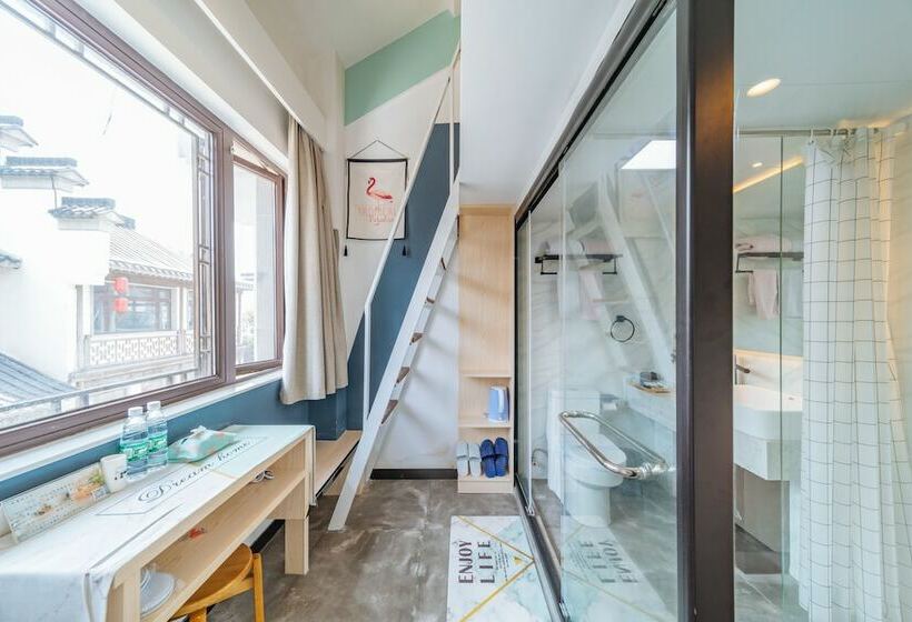 Номер Комфорт, Young Inn