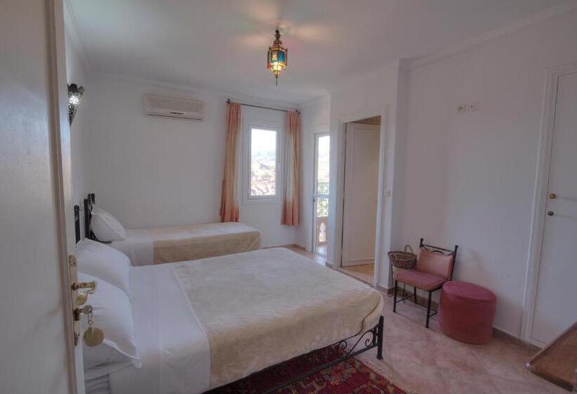 디럭스 트리플 룸, Kasbah Didis