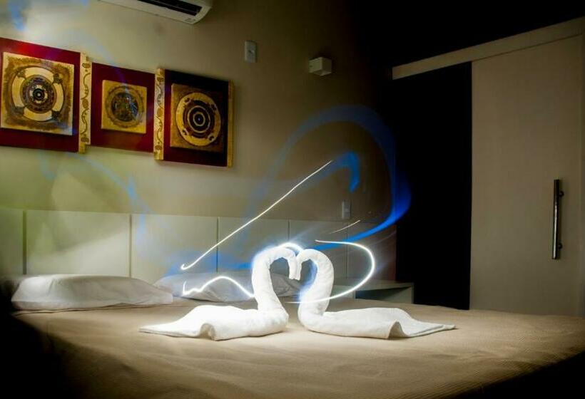 带按摩浴盆的套房, Murano Center