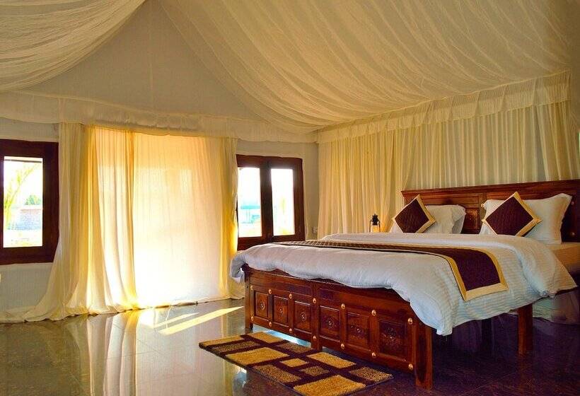 كوخ قياسي, Thour Nature Resorts