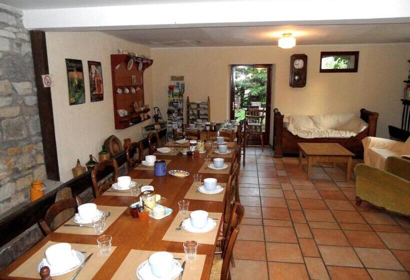 Четырехместный Номер Стандарт, Chambres D Hôtes Domaine Du Bourg