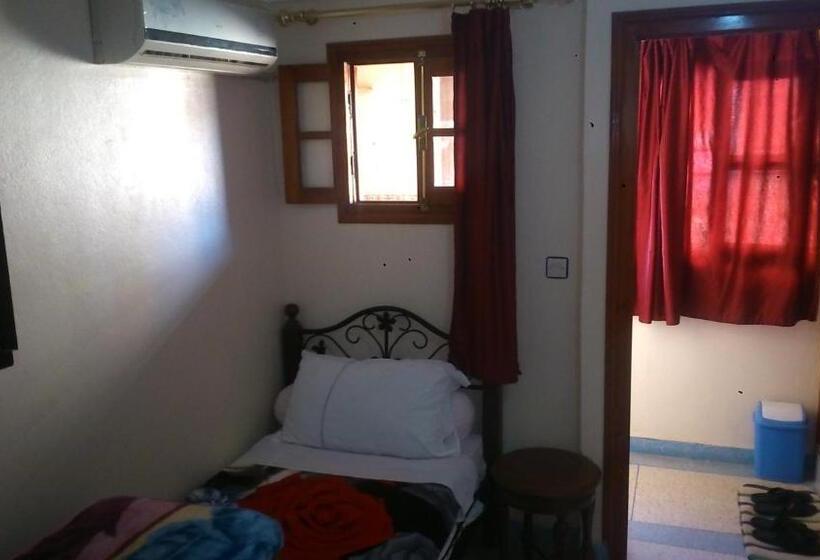 اتاق استاندارد سه نفره, Imilchil