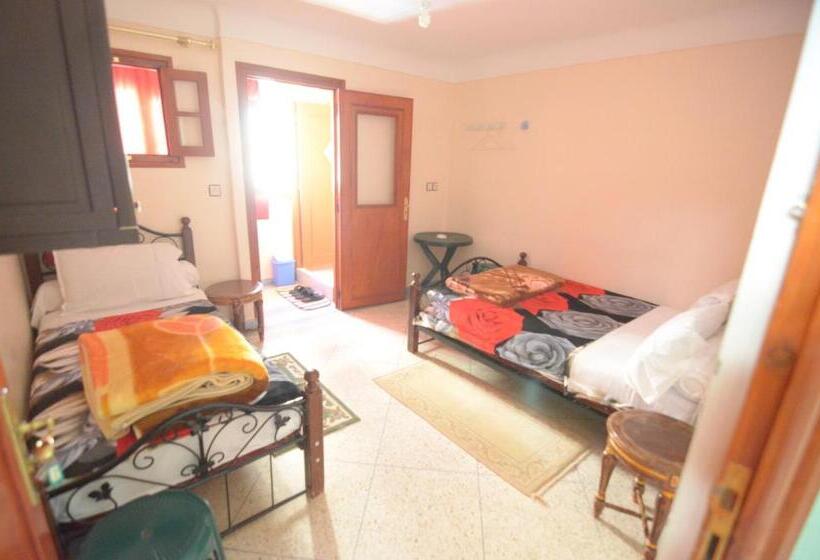 اتاق استاندارد سه نفره, Imilchil