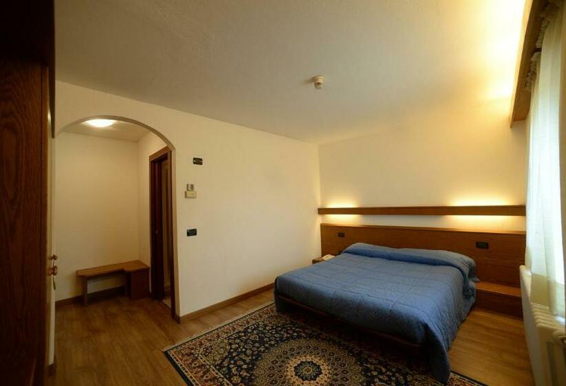 חדר סטנדרט, Compet