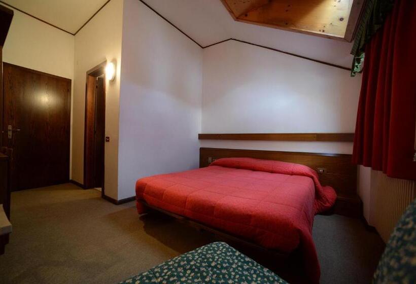 חדר סטנדרט, Compet