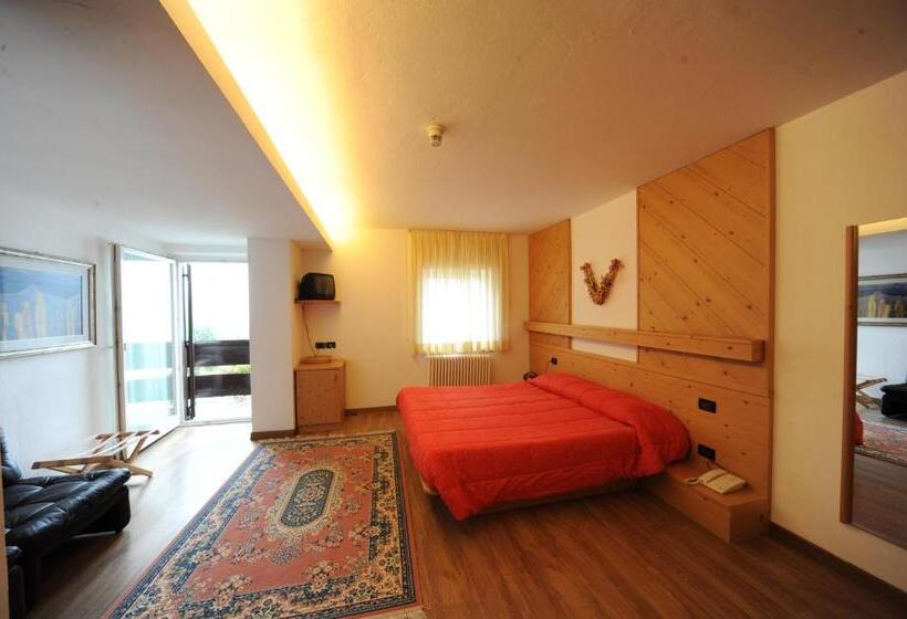 חדר סטנדרט לשלושה, Compet