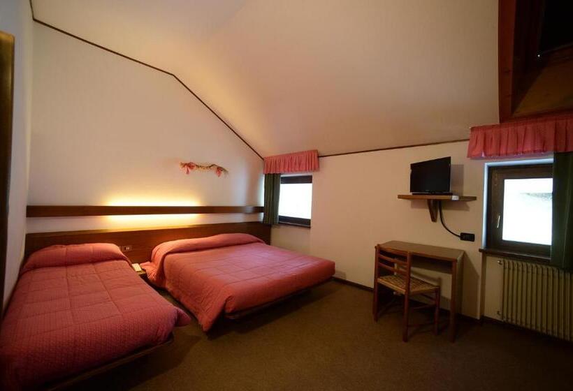 חדר סטנדרט לשלושה, Compet