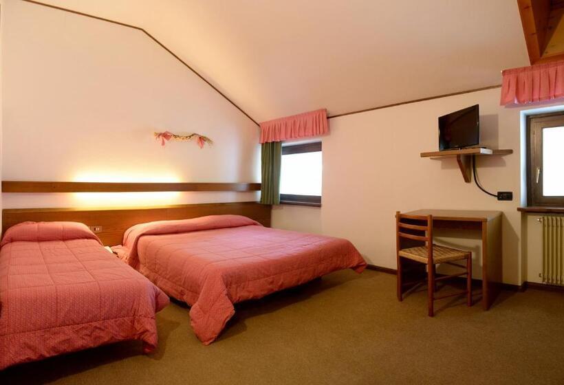 חדר משפחתי, Compet