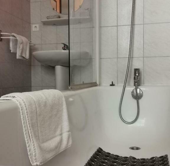 Номер Стандарт, La Table Des Bons Peres