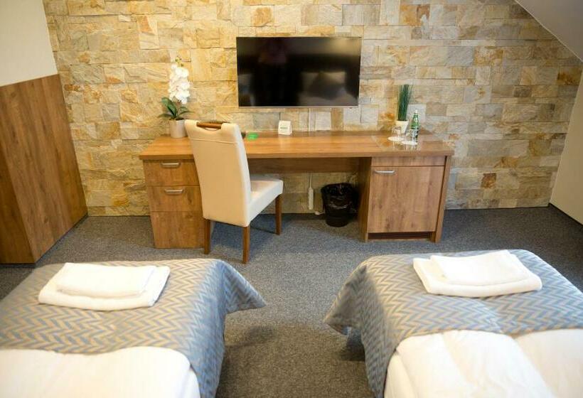 스탠다드 싱글 룸, Lando