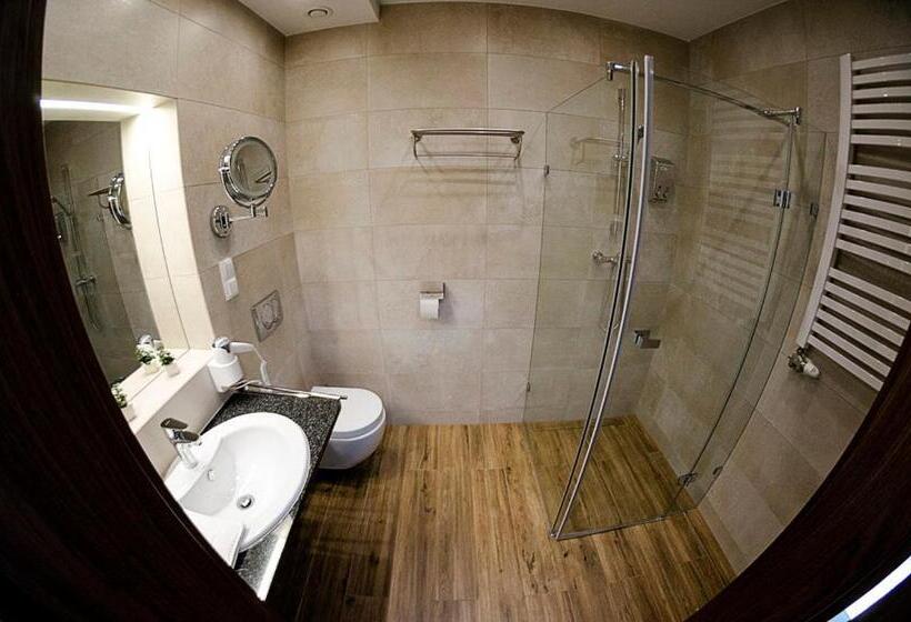 4인용 스탠다드 룸, Lando