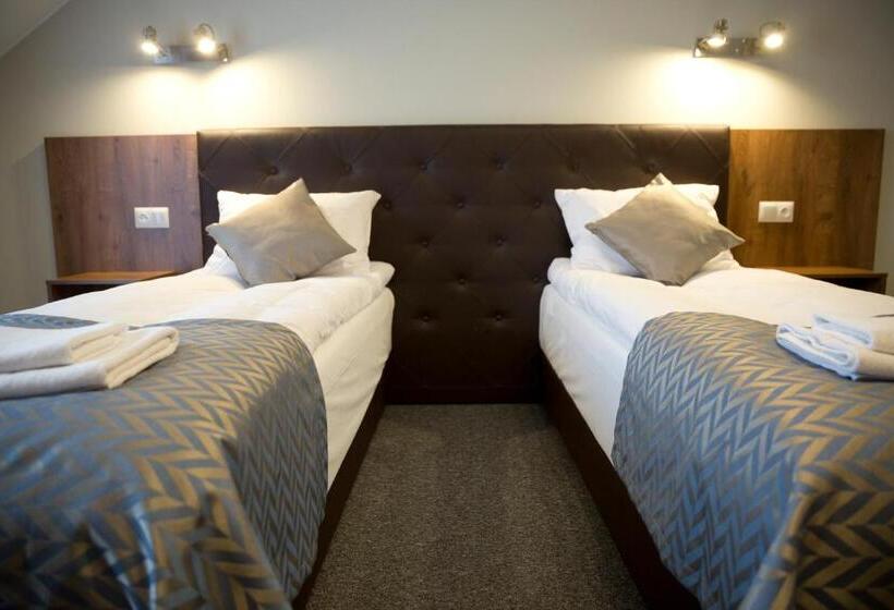 스탠다드 싱글 룸, Lando