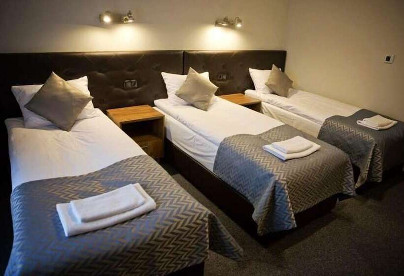 스탠다드 트리플 룸, Lando