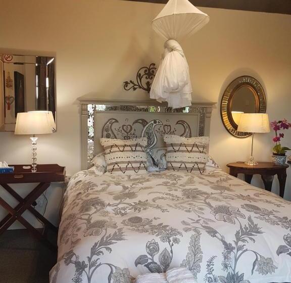 Номер Deluxe, Myaula