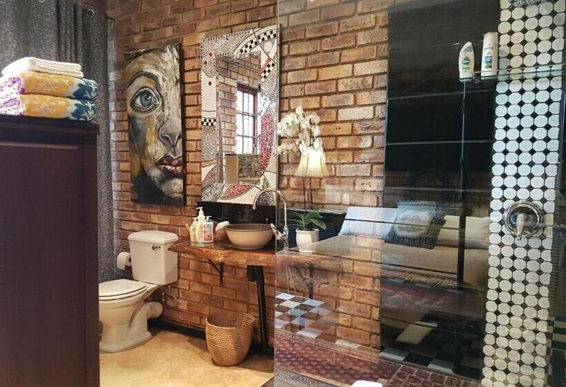 Номер Deluxe, Myaula